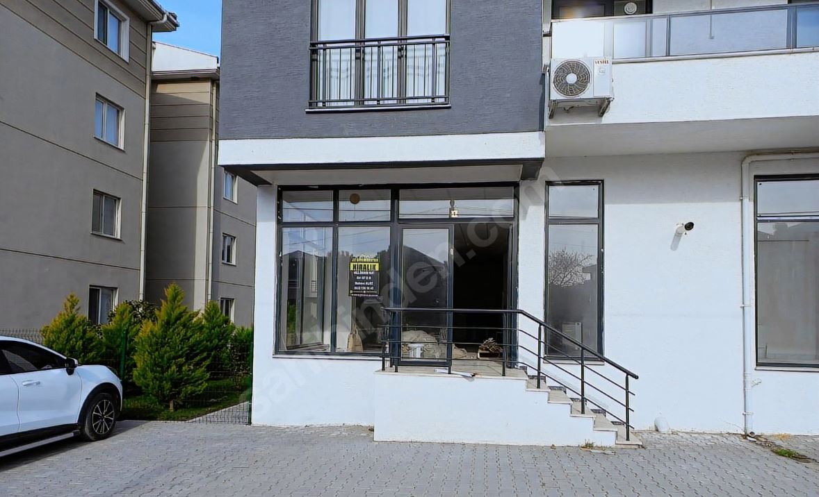 LAPSEKİ YENİ KORDONA DENİZE 50mt MESAFEDE KİRALIK 100m² DÜKKAN