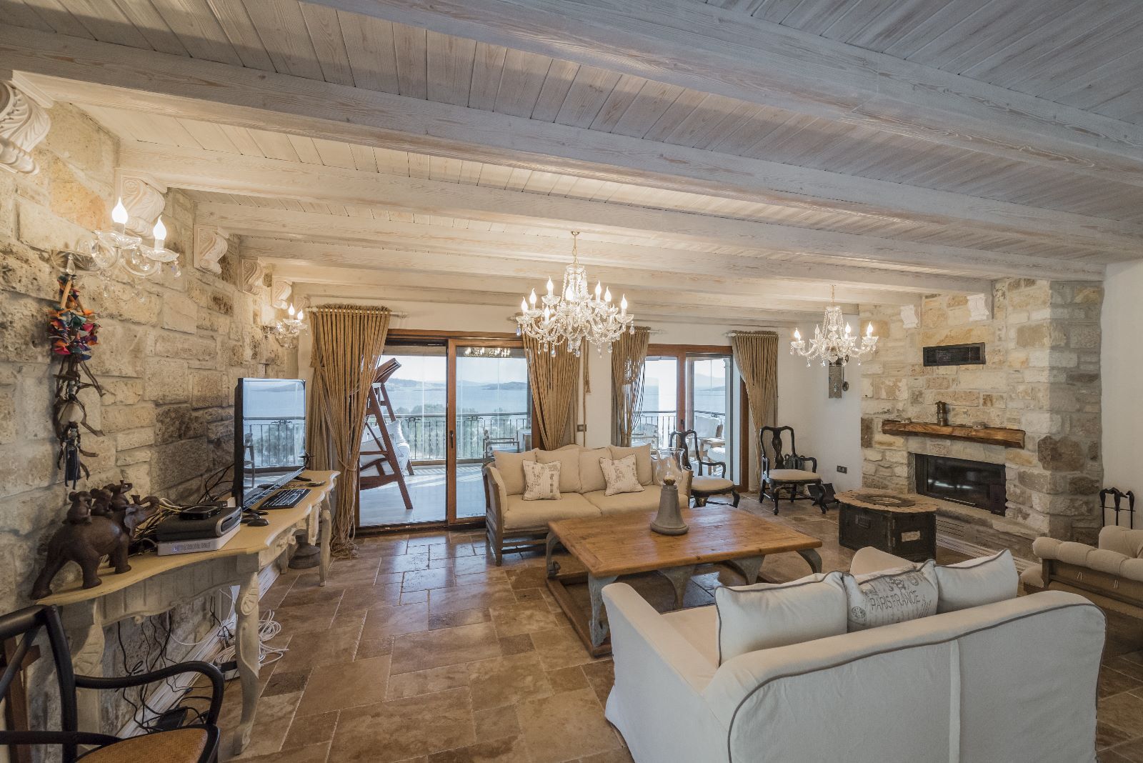 Eski Foça Taş Ev Uygulaması