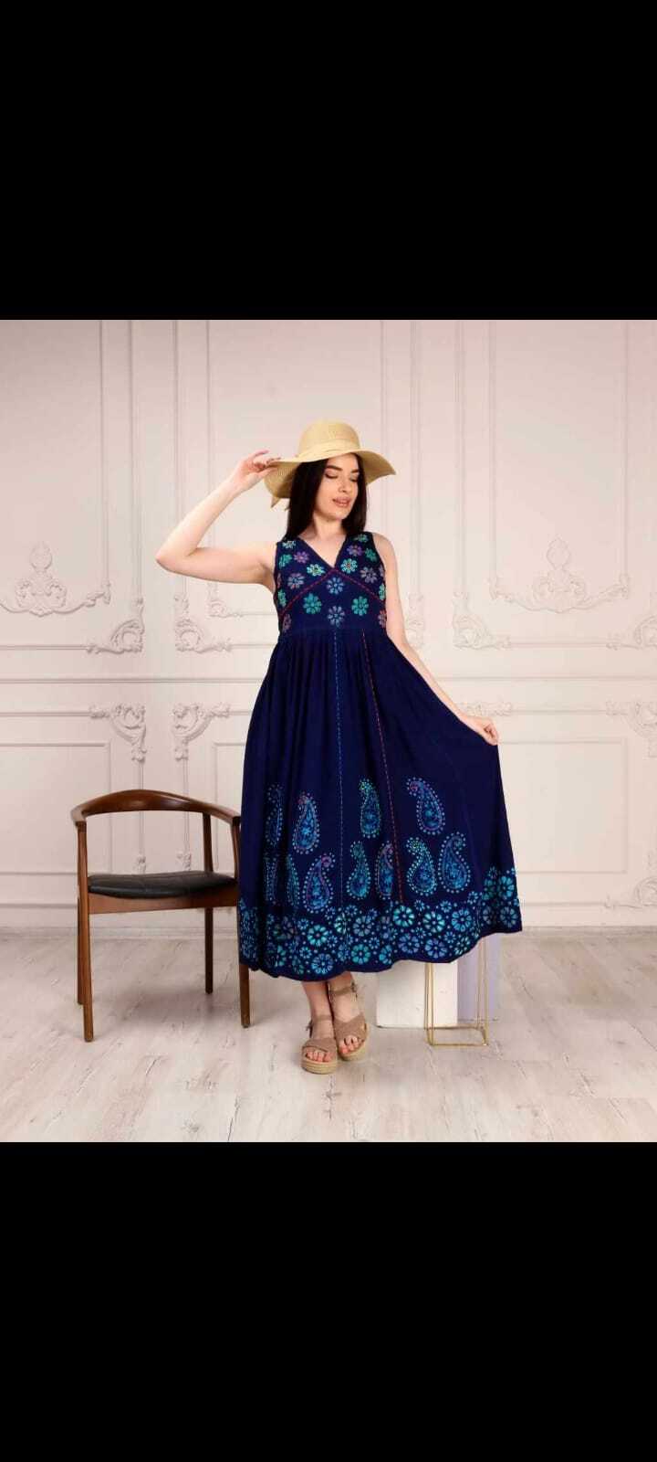 Pamuklu Kumaş İşlemeli Askılı Elbise 