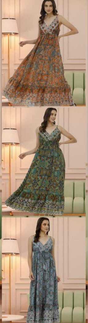 İpek Kat Yakası İşlemeli Elbise