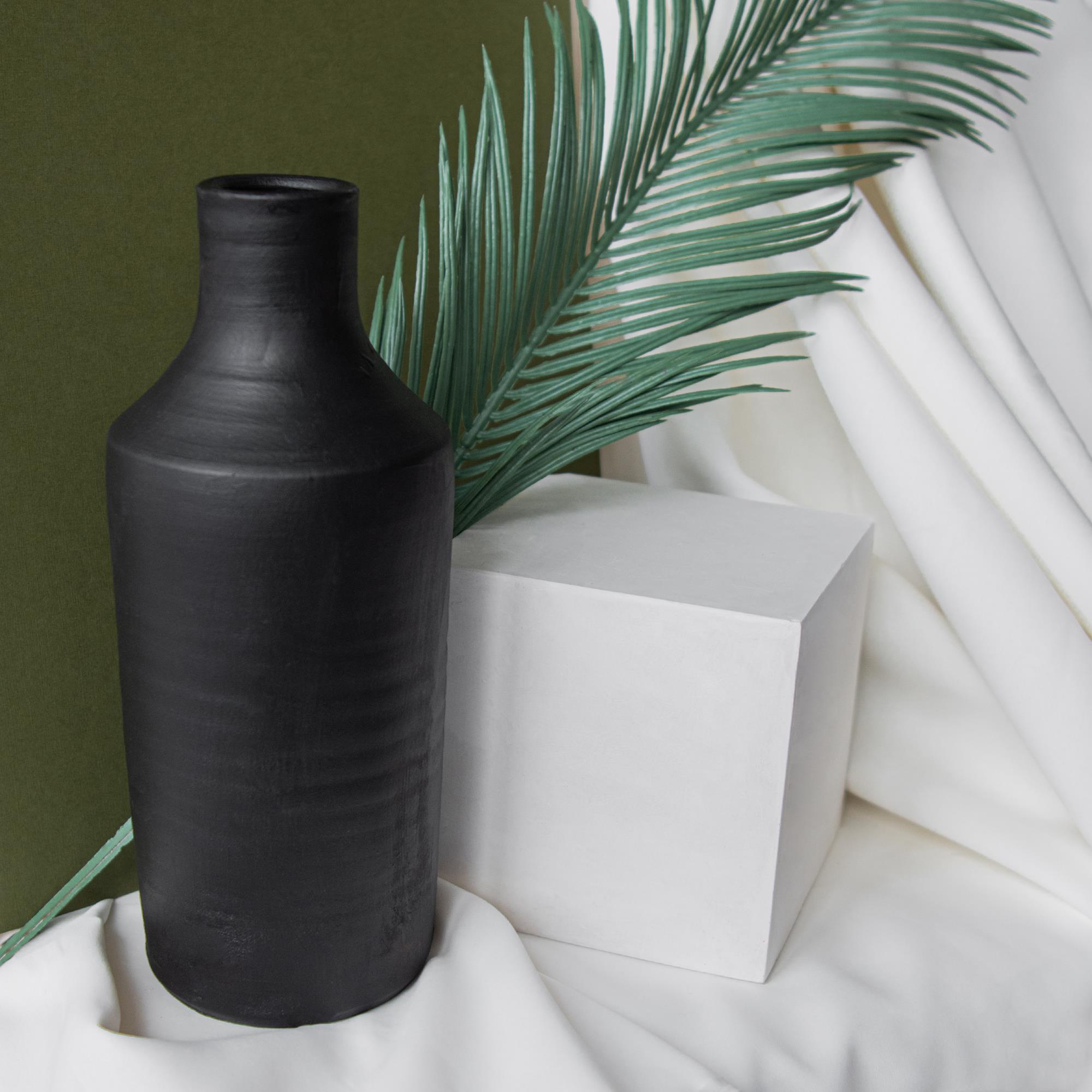 Solita Siyah Mat Vazo