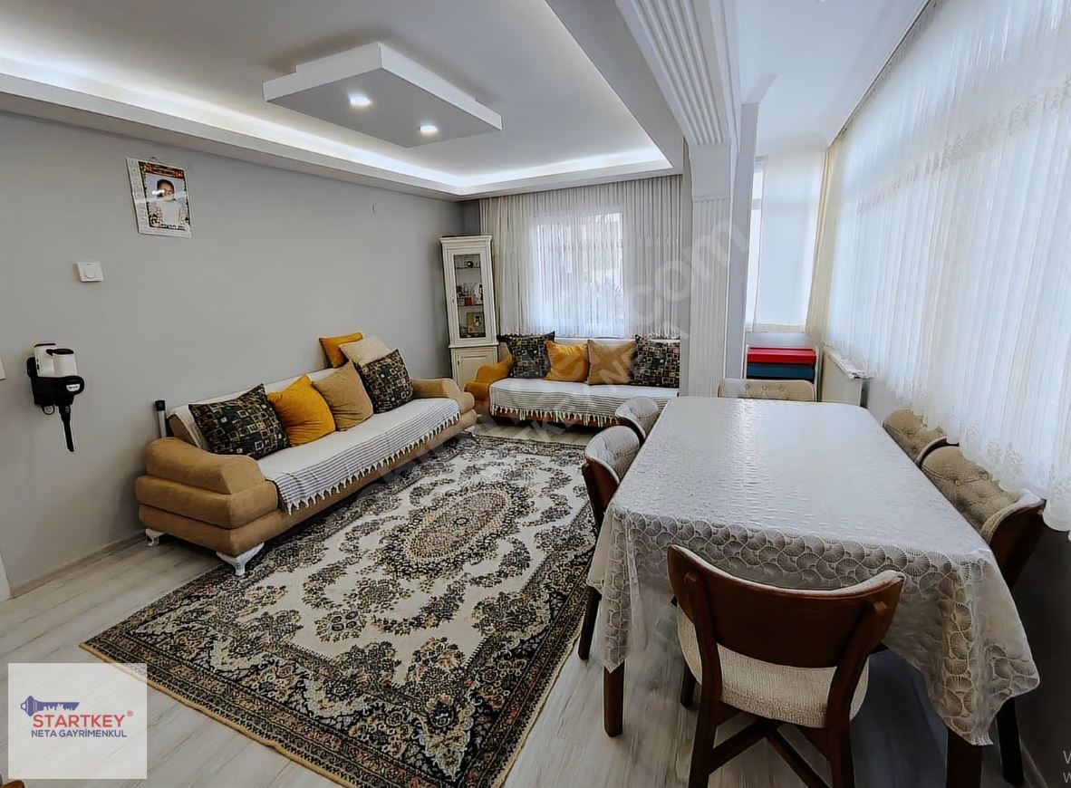 Barış Mahallesi'nde Ecevit Parkı Üstü Satılık Daire 2+1