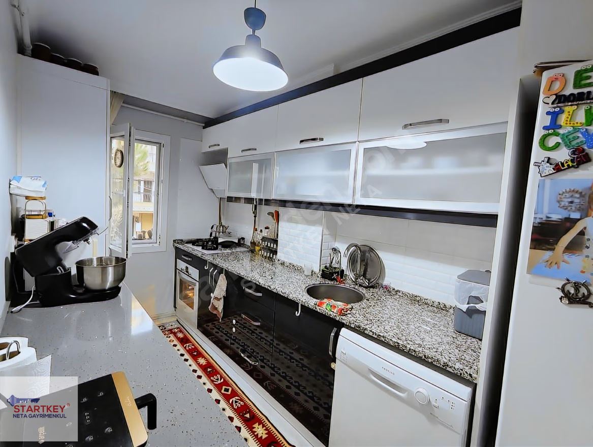 Barış Mahallesi'nde Ecevit Parkı Üstü Satılık Daire 2+1