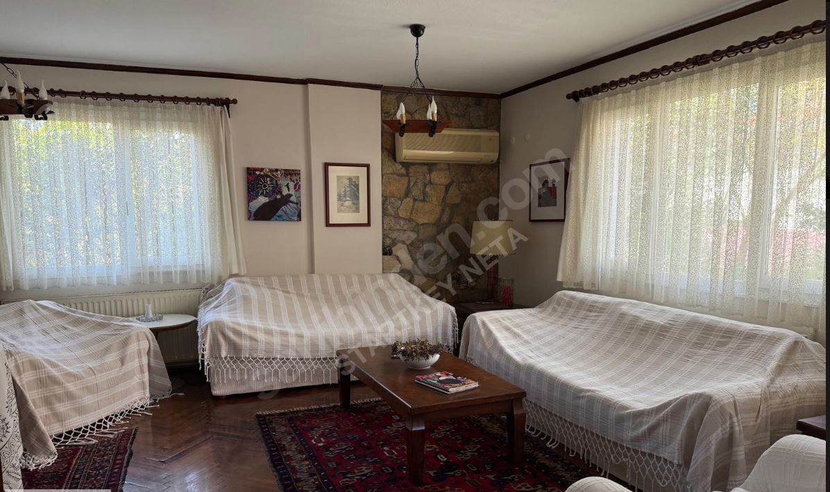 Vali Rahmi Bey Mahallesi'nde Merkezi Konumda Satılık Daire 3+1