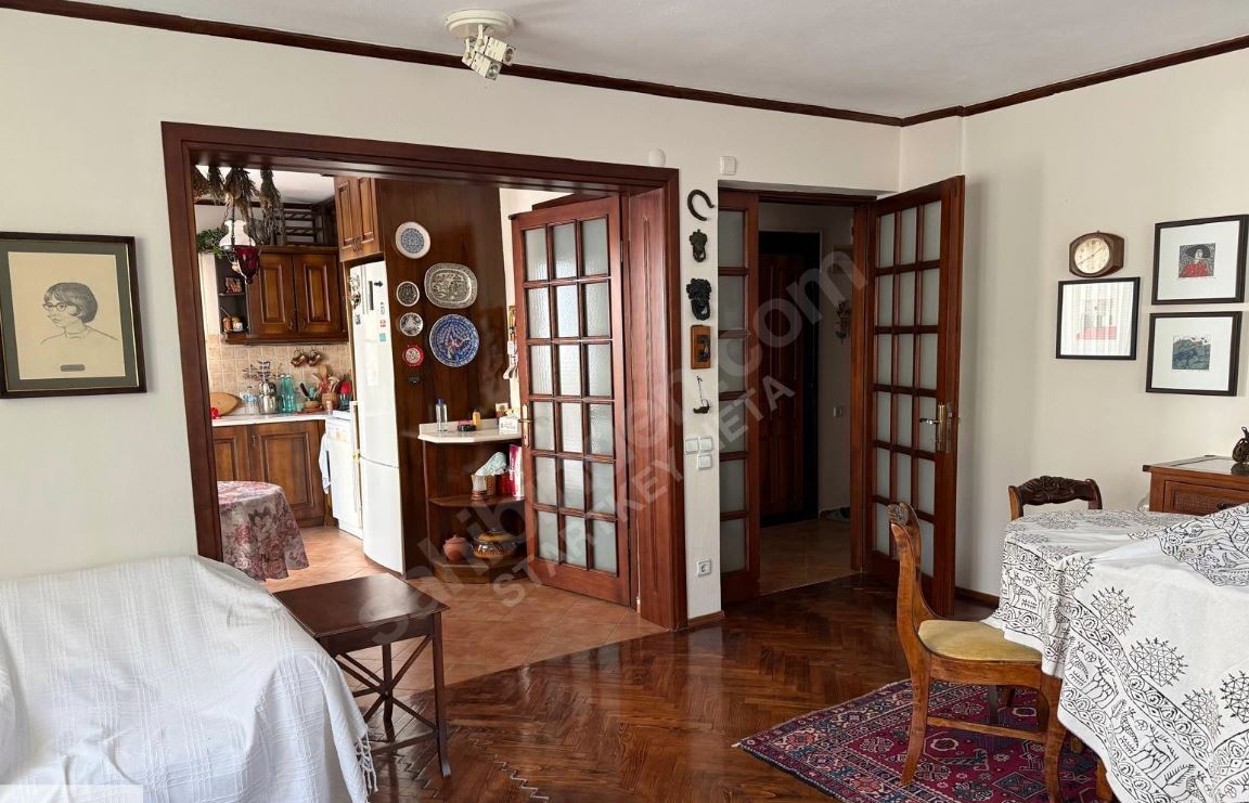 Vali Rahmi Bey Mahallesi'nde Merkezi Konumda Satılık Daire 3+1