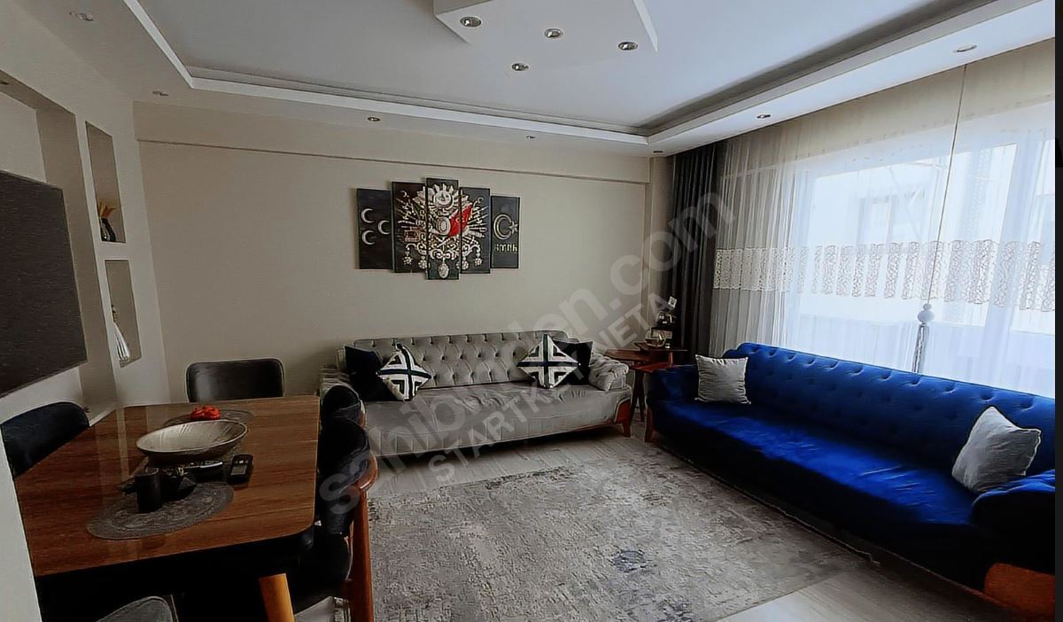 Buca Hürriyet Mahallesi'nde Merkezi Konumda Satılık Daire 3+1