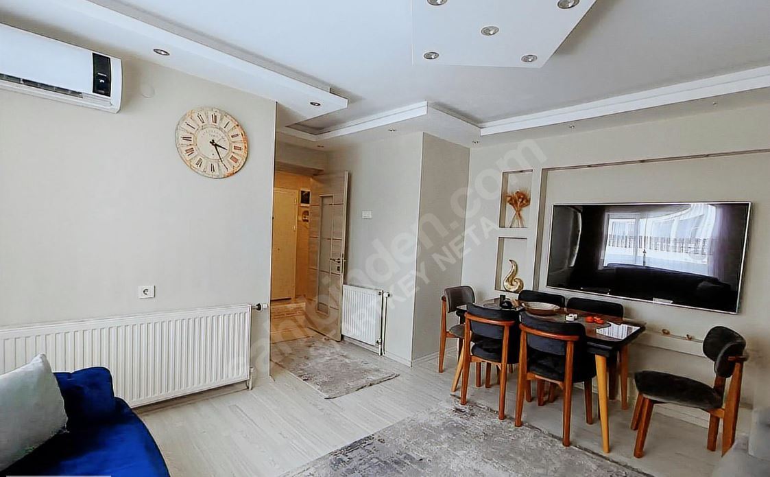 Buca Hürriyet Mahallesi'nde Merkezi Konumda Satılık Daire 3+1