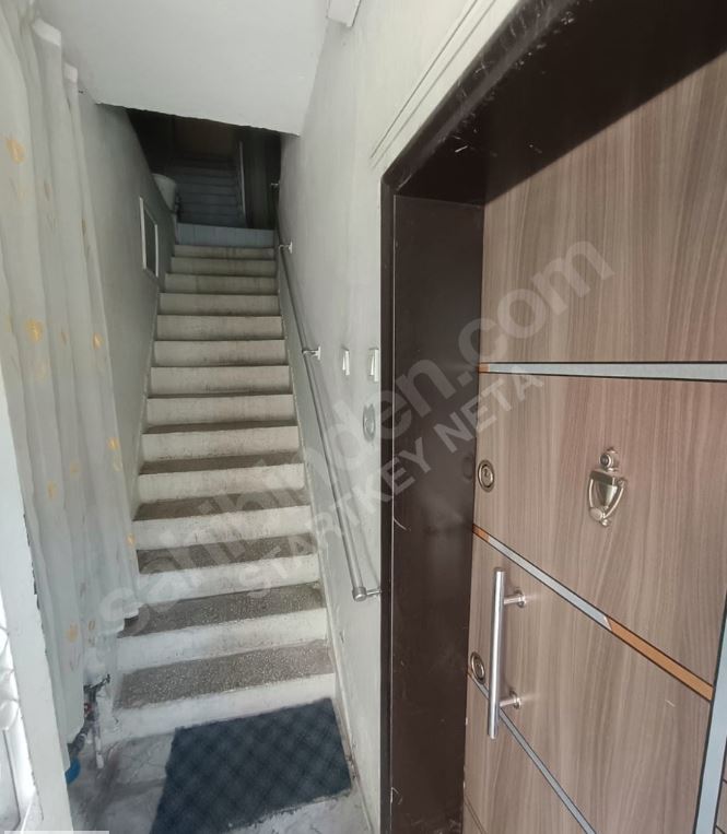 Konak İsmet Paşa Mahallesi'nde Komple Satılık Bina 3 katlı