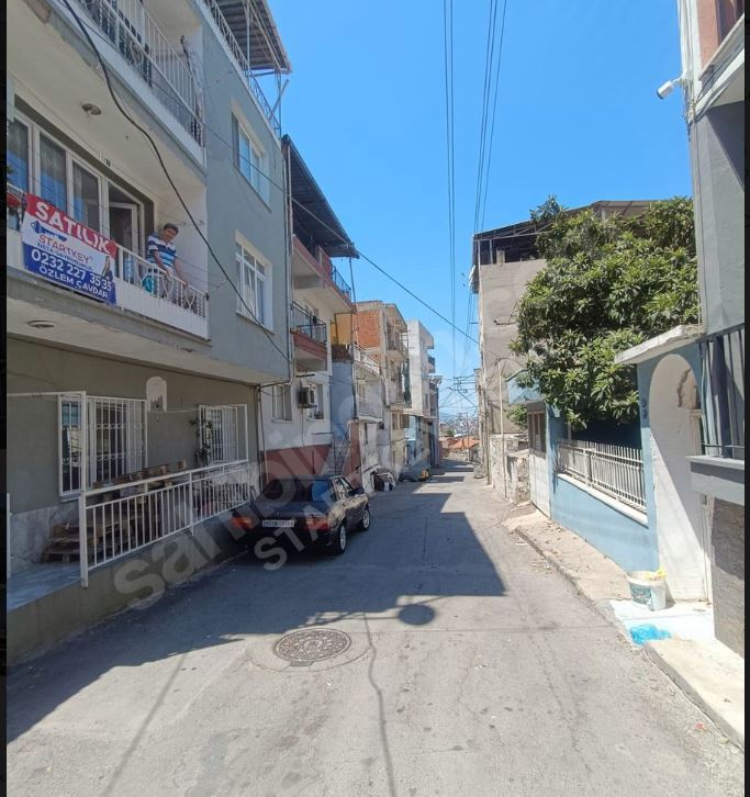 Konak İsmet Paşa Mahallesi'nde Komple Satılık Bina 3 katlı