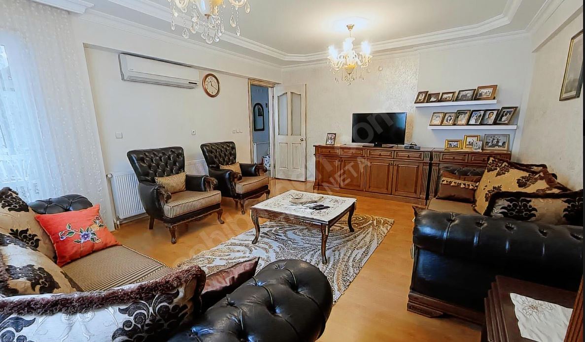 SATILDI - Menderes Mahallesi'nde Merkezi Konumda Satılık Daire 3+1