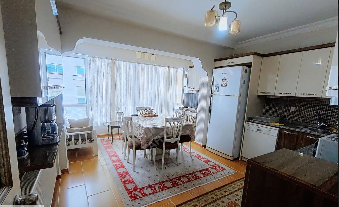 SATILDI - Menderes Mahallesi'nde Merkezi Konumda Satılık Daire 3+1