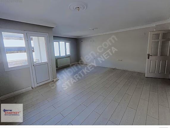 Bostanlı Migros Yan Sokağında Takev Cepheli Kiralık Daire 3+1