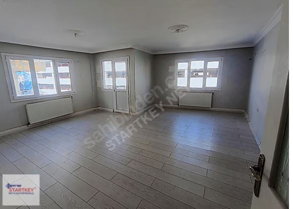 Bostanlı Migros Yan Sokağında Takev Cepheli Kiralık Daire 3+1