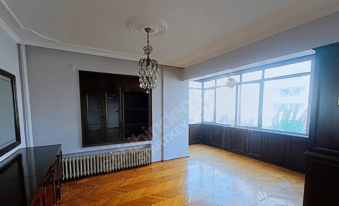 KİRALANDI Şair Eşref Bulvarında Kiralık Daire 2+1 Muayenehane/Konut