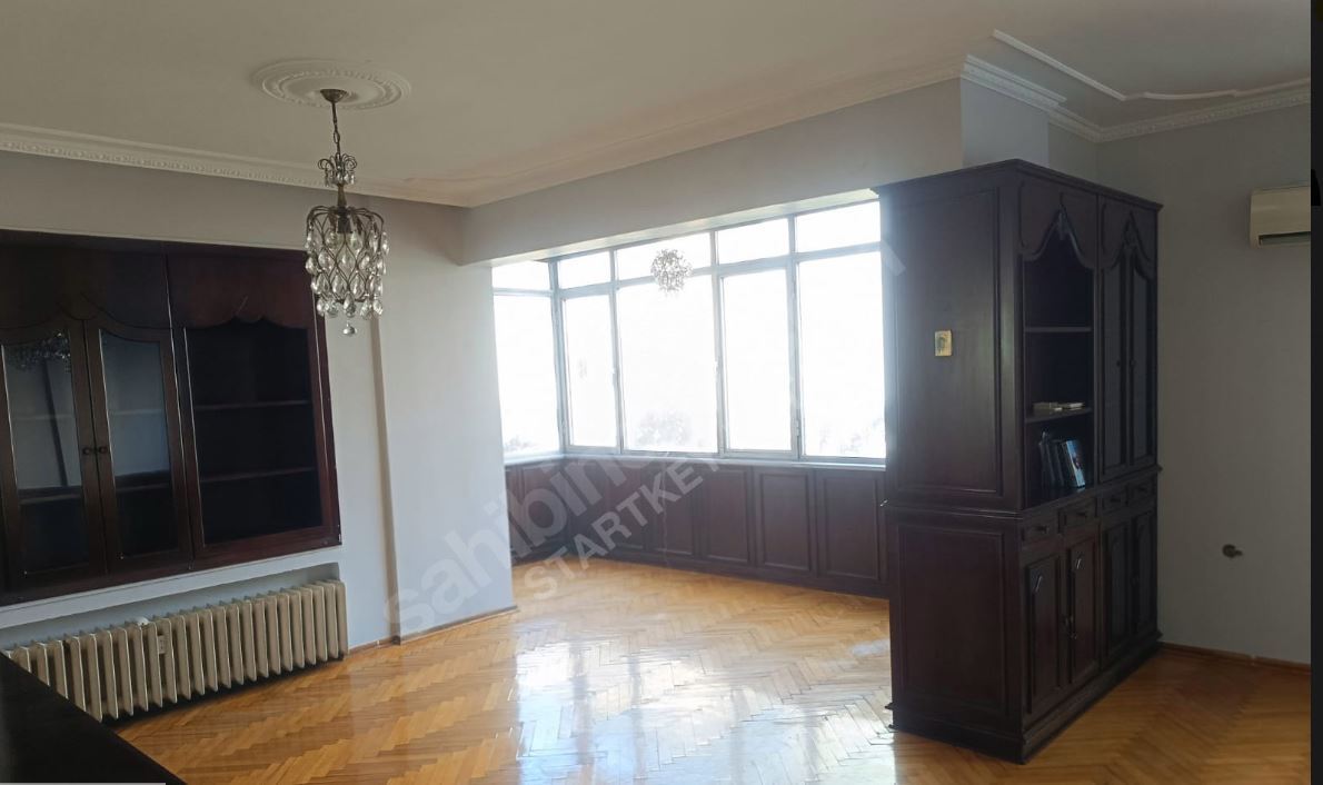 KİRALANDI Şair Eşref Bulvarında Kiralık Daire 2+1 Muayenehane/Konut