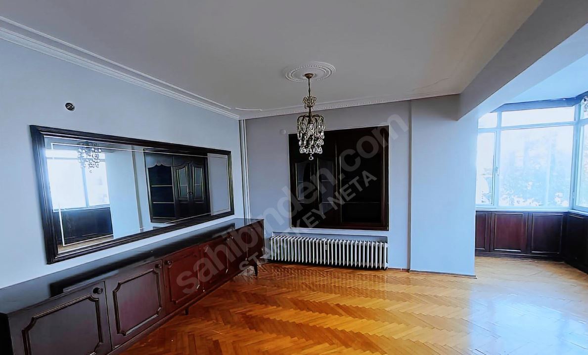 KİRALANDI Şair Eşref Bulvarında Kiralık Daire 2+1 Muayenehane/Konut